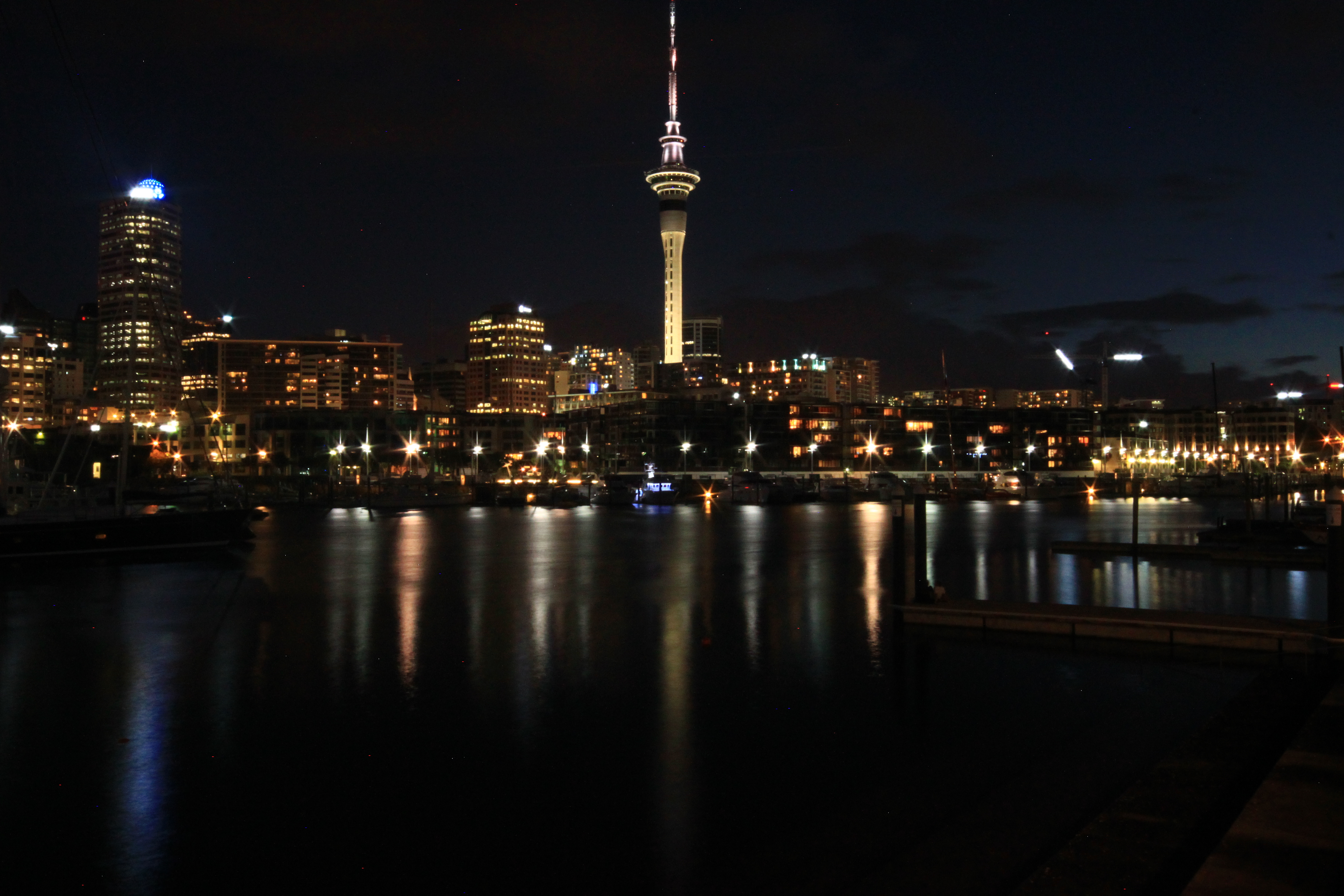 New Zealand - Aukland by night